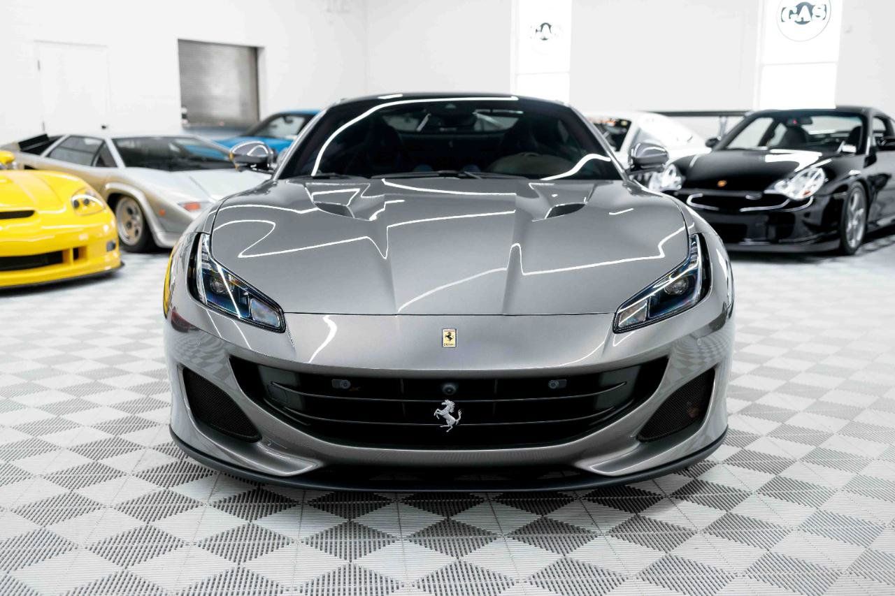 Used 2020 Ferrari Portofino RWD image 5