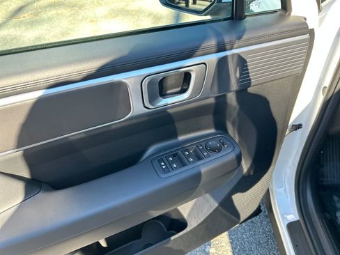 Used 2026 Hyundai Santa Fe SE image 14