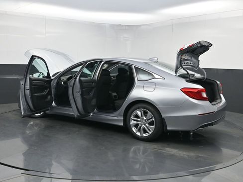 Used 2018 Honda Accord LX image 34