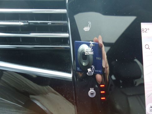 Used 2022 Jeep Wagoneer Series III w/ Premium Group I image 19