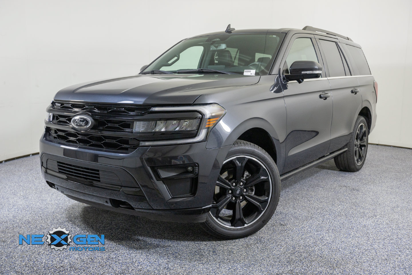 Used 2024 Ford Expedition Limited AWD/4WD image 4