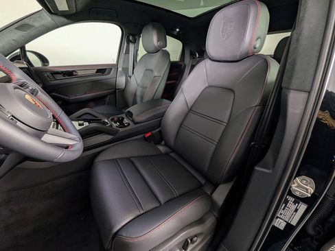 New 2026 Porsche Cayenne GTS AWD/4WD image 5