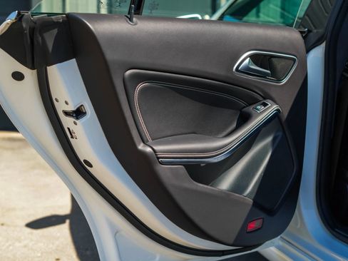 Used 2019 Mercedes-Benz CLA 250 4MATIC image 27
