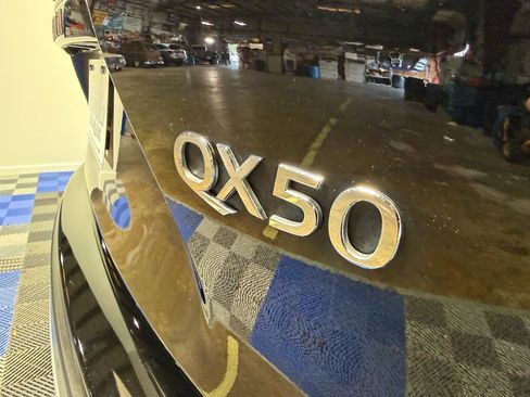 Used 2023 INFINITI QX50 Pure AWD/4WD image 32