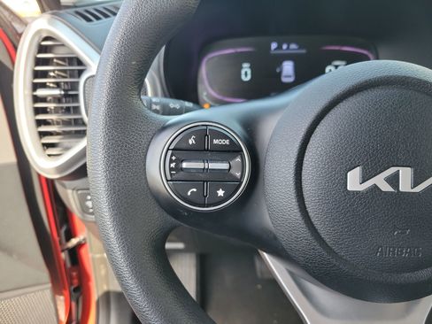 Used 2023 Kia Soul LX w/ LX Technology Package FWD image 27