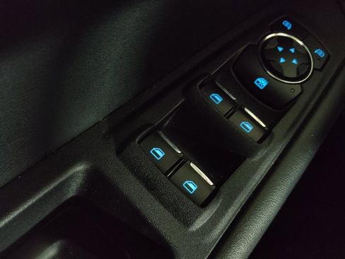 Used 2020 Ford Edge SE image 27