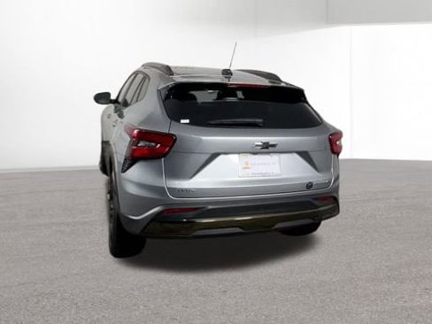 Used 2025 Chevrolet Trax ACTIV w/ Sunroof Package image 8