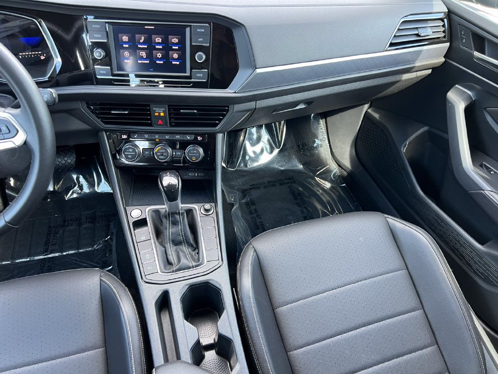 Used 2023 Volkswagen Jetta SE FWD image 29