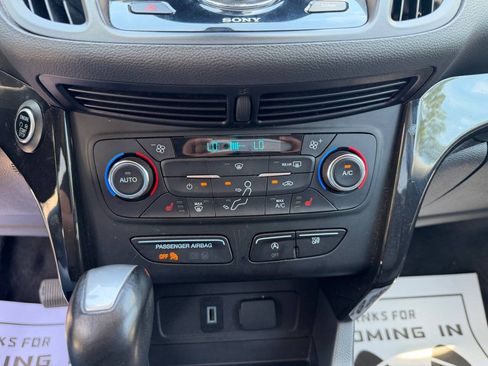 Used 2017 Ford Escape Titanium FWD image 23