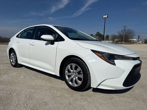 Used 2024 Toyota Corolla LE image 7