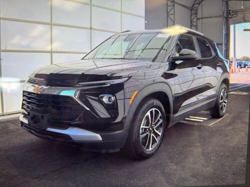 Used 2025 Chevrolet TrailBlazer LT AWD/4WD image 1