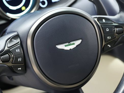 Used 2019 Aston Martin DB11 Coupe RWD image 33
