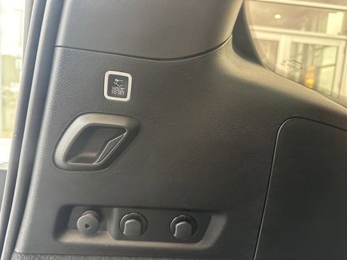 Used 2022 Jeep Grand Wagoneer Series III w/ Flexible Seating Group image 16