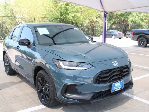 Used 2025 Honda HR-V Sport image 8