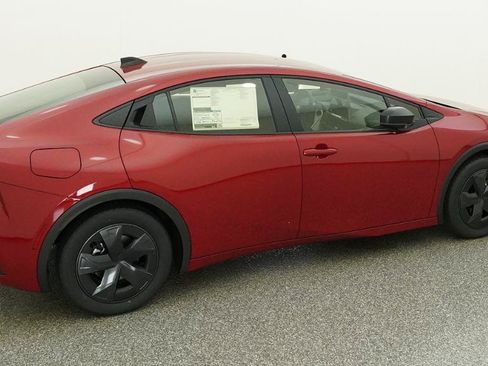 New 2026 Toyota Prius Plug-In Hybrid FWD image 28