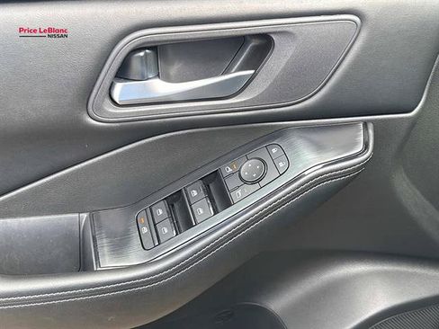 Used 2026 Nissan Rogue SV AWD/4WD image 19