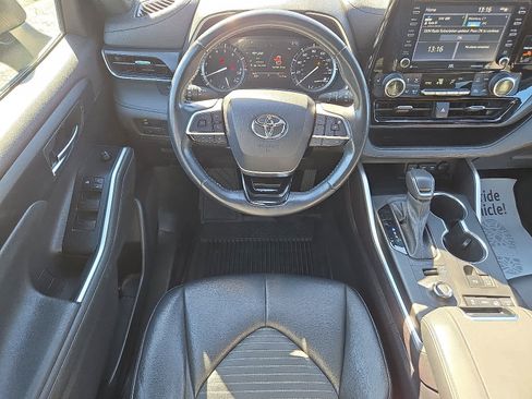 Used 2021 Toyota Highlander XSE image 13