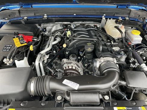 Used 2024 Jeep Wrangler Sport S image 24