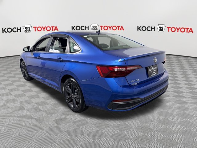 Used 2022 Volkswagen Jetta SE FWD image 6