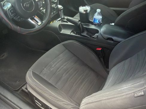 Used 2017 Ford Mustang Coupe RWD image 7