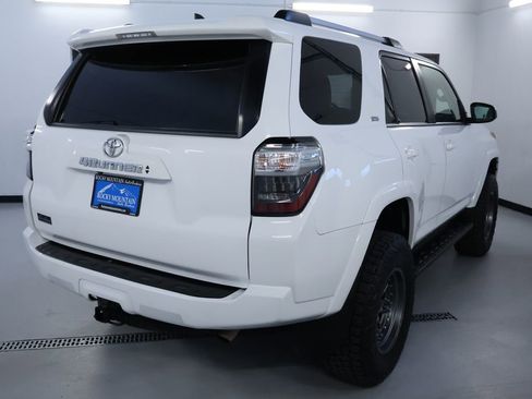 Used 2021 Toyota 4Runner SR5 AWD/4WD image 7