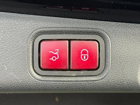 Used 2019 Mercedes-Benz E 300 4MATIC image 18