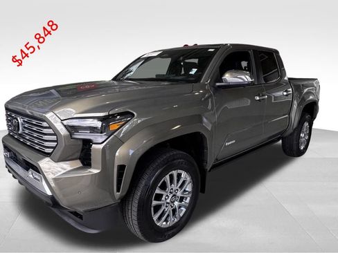 Certified 2025 Toyota Tacoma Limited AWD/4WD image 4
