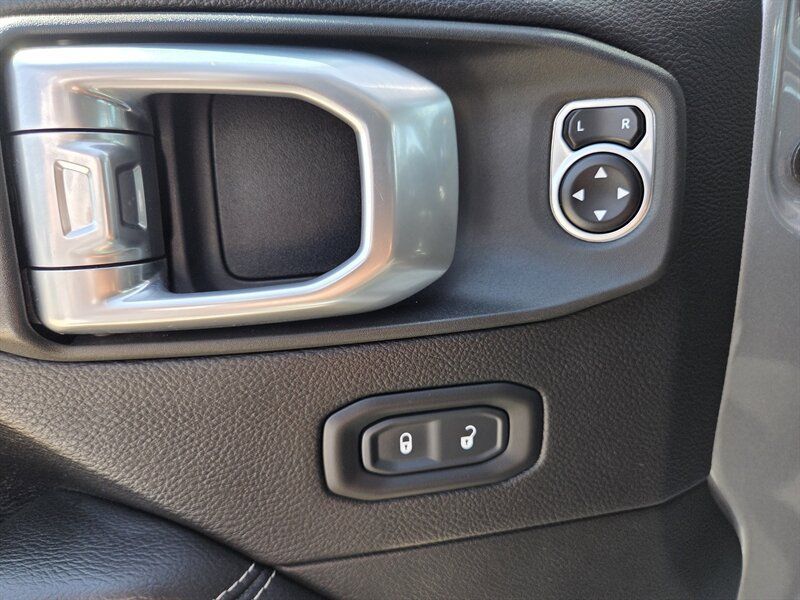 Used 2020 Jeep Gladiator Overland w/ Uconnect 4C Nav & Sound Group AWD/4WD image 13