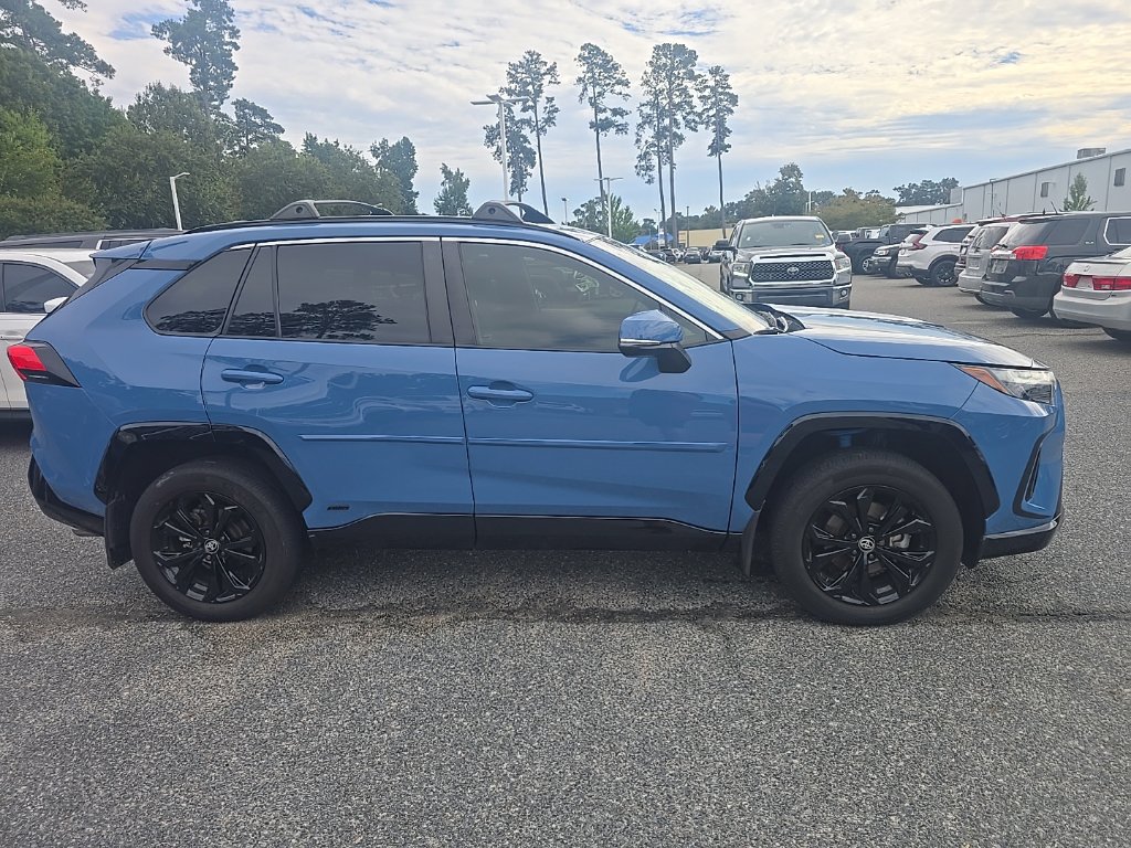 Used 2024 Toyota RAV4 SE w/ Convenience Package AWD/4WD image 4