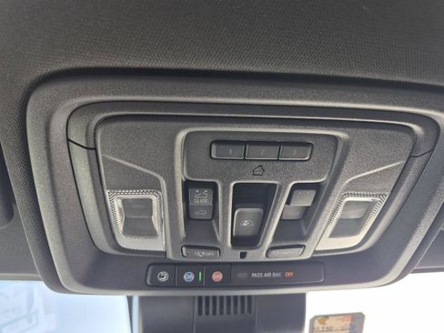 Used 2024 GMC Sierra 3500 AT4 w/ AT4 Premium Plus Package AWD/4WD image 6