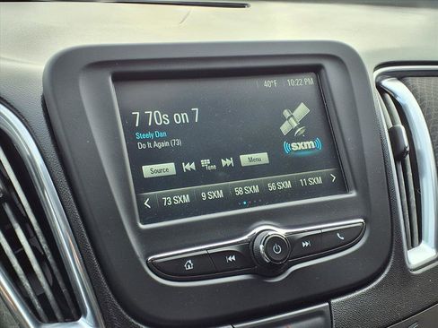 Used 2018 Chevrolet Malibu LT image 4