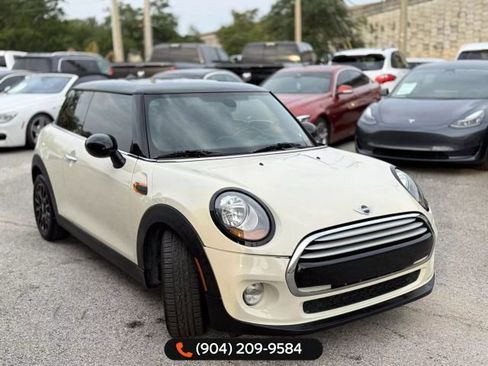 Used 2017 MINI Cooper 2-Door Hardtop image 8