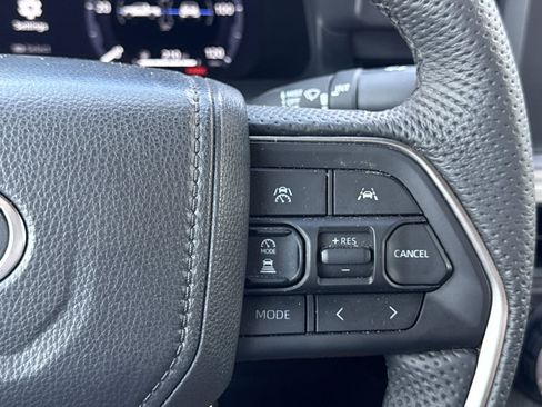 Used 2025 Toyota Tacoma TRD Sport AWD/4WD image 21