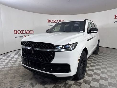 New 2025 Lincoln Navigator Reserve w/ Jet Appearance Package image 3