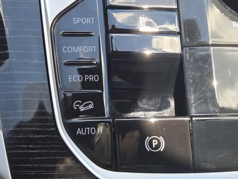 Used 2025 BMW X5 M60i AWD/4WD image 36