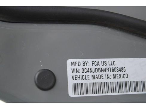 Used 2024 Jeep Compass Latitude image 22