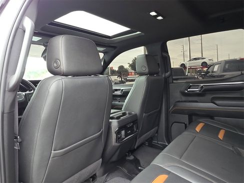 Used 2022 GMC Sierra 1500 AT4 w/ AT4 Premium Package image 18