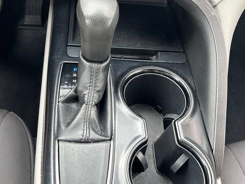 Used 2019 Toyota Camry LE w/ Convenience Package FWD image 15