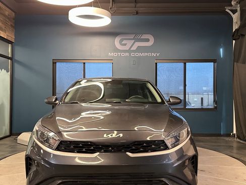 Used 2023 Kia Forte LXS image 9