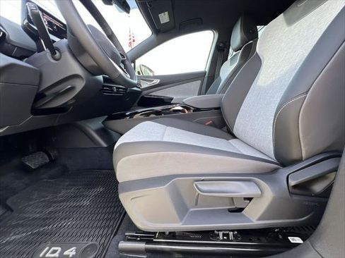 New 2025 Volkswagen ID.4 Pro AWD/4WD image 12