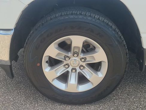 Used 2023 RAM 1500 Laramie AWD/4WD image 10