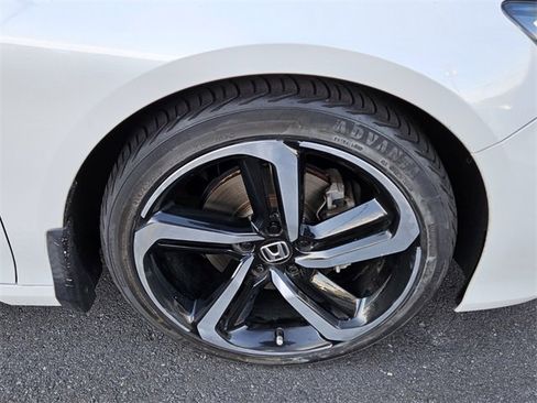 Used 2020 Honda Accord Sport image 9