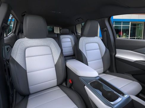 New 2026 Chevrolet Equinox EV LT AWD/4WD image 17