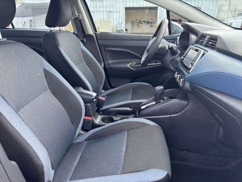 Used 2025 Nissan Versa SV FWD image 34