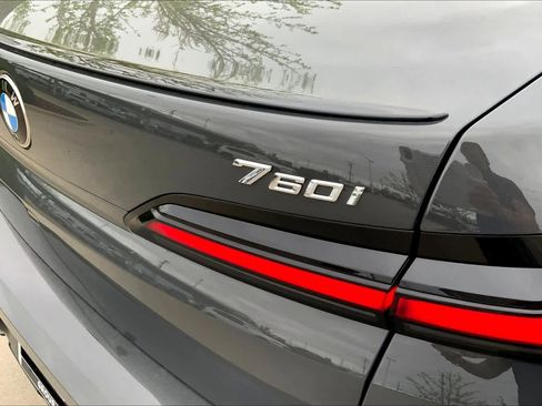 Certified 2025 BMW 760i xDrive w/ Executive Package image 9