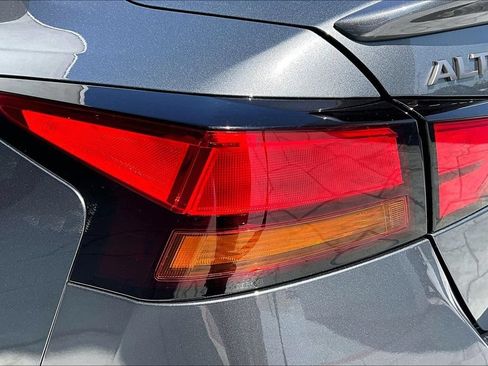 Used 2025 Nissan Altima 2.5 SV w/ SV Special Edition Package FWD image 23
