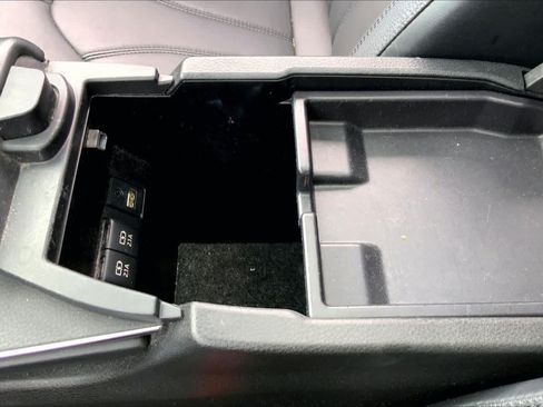 Used 2019 Toyota Avalon XLE w/ Moonroof Package FWD image 35