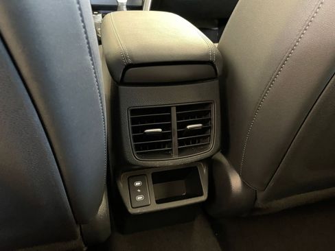 Used 2025 Kia Seltos S image 23