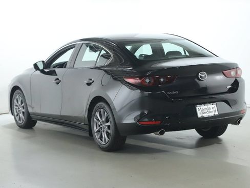 Used 2022 MAZDA MAZDA3 Sedan FWD image 40