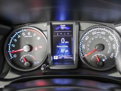 Used 2022 Toyota Tacoma SR w/ SR Convenience Package image 23